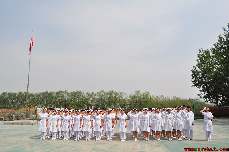 扬青春风采，展我校礼仪——y校隆重举行5.12国际护士节礼仪大赛