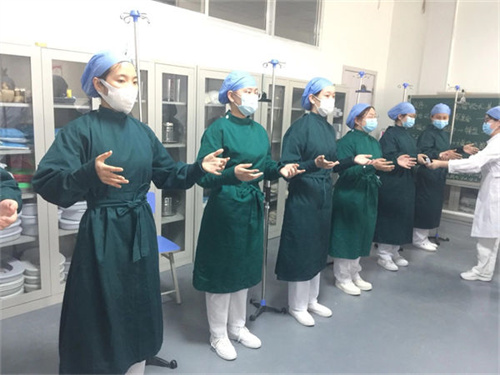 石家庄白求恩医学中等专业学校有网吧吗?