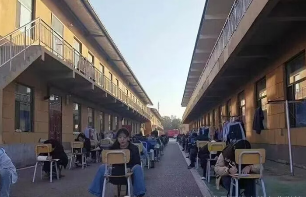 1763297811205918.png 石家庄白求恩医学院考试01.png